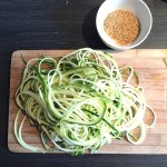 Samen Bourgondisch: Zoodels & geroosterde sesamzaadjes