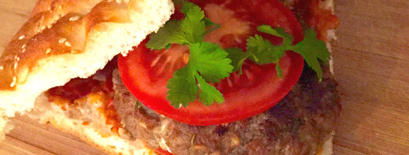 Lamsburger met feta en Turks brood