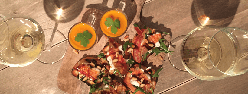 Voor bij de borrel: bruschetta met pancetta en mozzarella