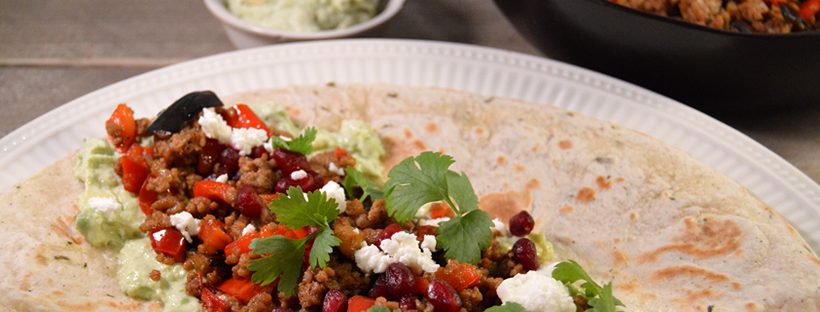 Wraps met gekruid gehakt, aubergine, granaatappel & feta
