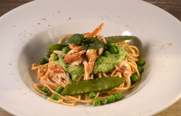 Spaghetti met gerookte makreel