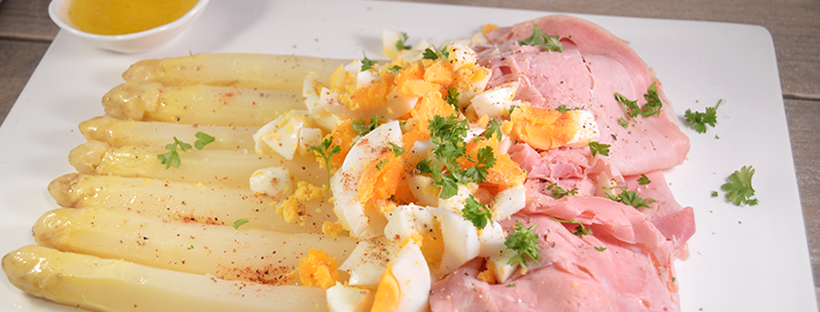 Asperges met ham, ei en botersaus recept