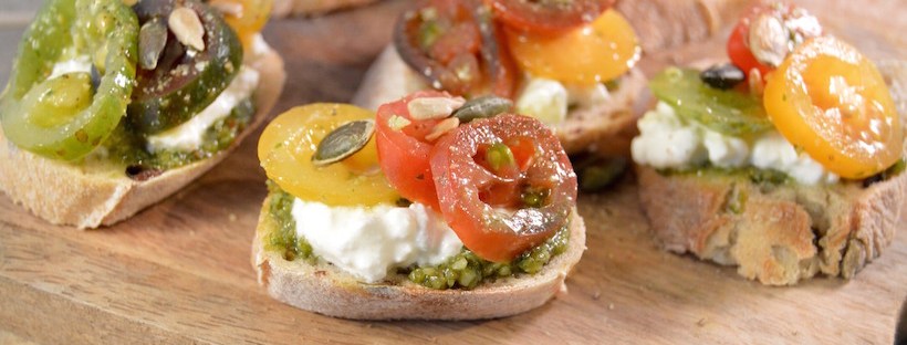 Borrelbrood met pesto & tomaat