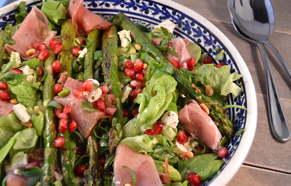 Salade met groene asperges en coburger ham