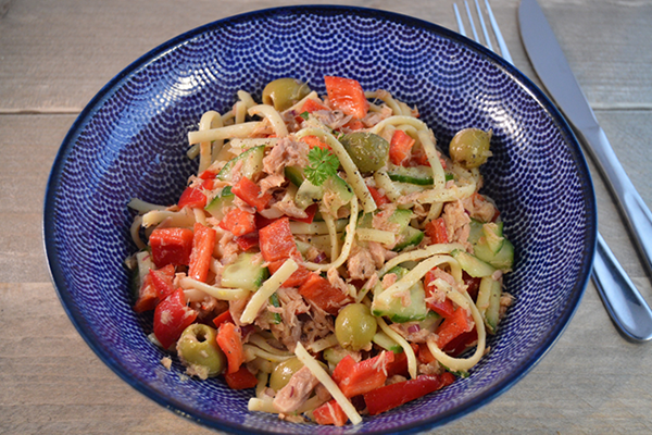 lunchsalade met pasta & tonijn