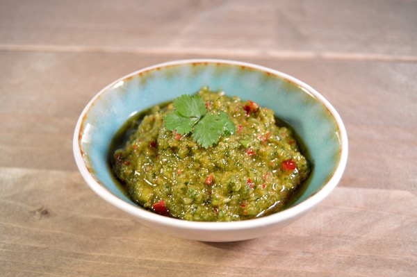 Zelfgemaakte korianderpesto