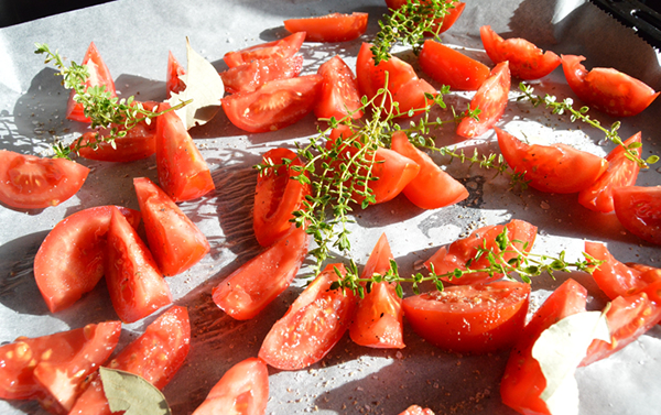 Zongedroogde tomaten uit de oven maken