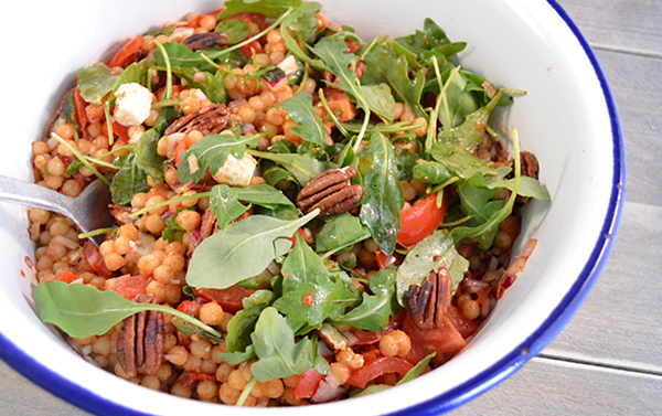 Parelcouscous (Moghrabieh) met merguez worstjes