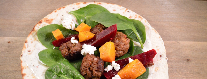 recepten met rode biet: wraps met biet, pompoen en gehaktballetjes
