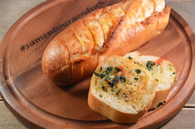 Stookbroodje kruidenboter uit de oven