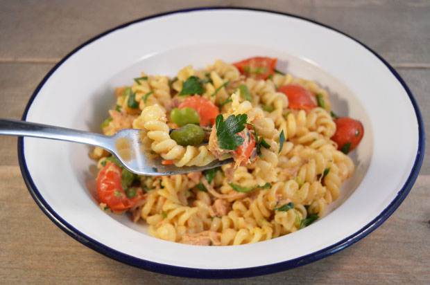 Romige pasta met tonijn en tuinbonen