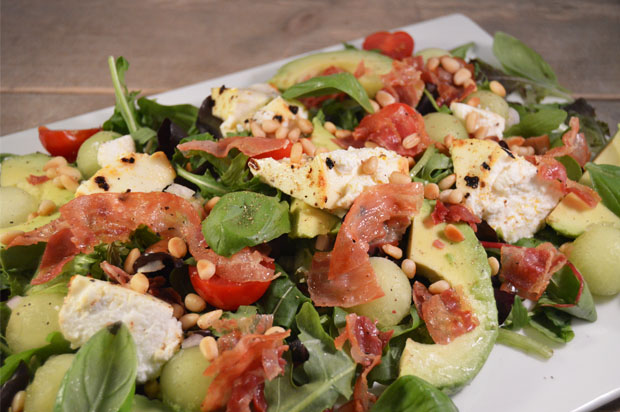 Salade met gebakken ricotta, meloen en pancetta