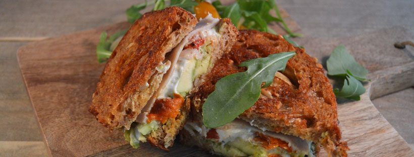 Tosti met geitenkaas en avocado