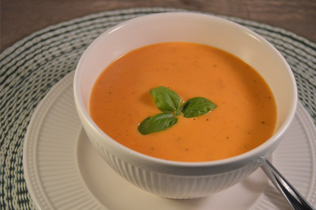 Zelfgemaakte tomatensoep