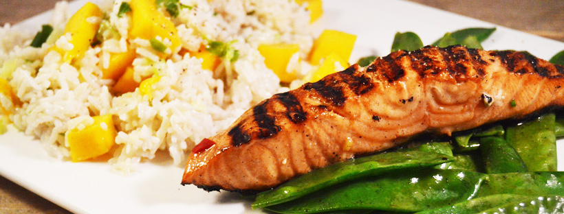 Zalm met kokosrijst en mango samen bourgondisch